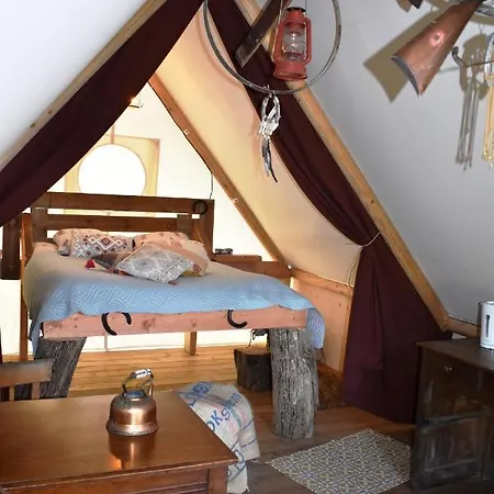 Nuit En Tente Western A 500m De La Plage Luxury tent Cancale
